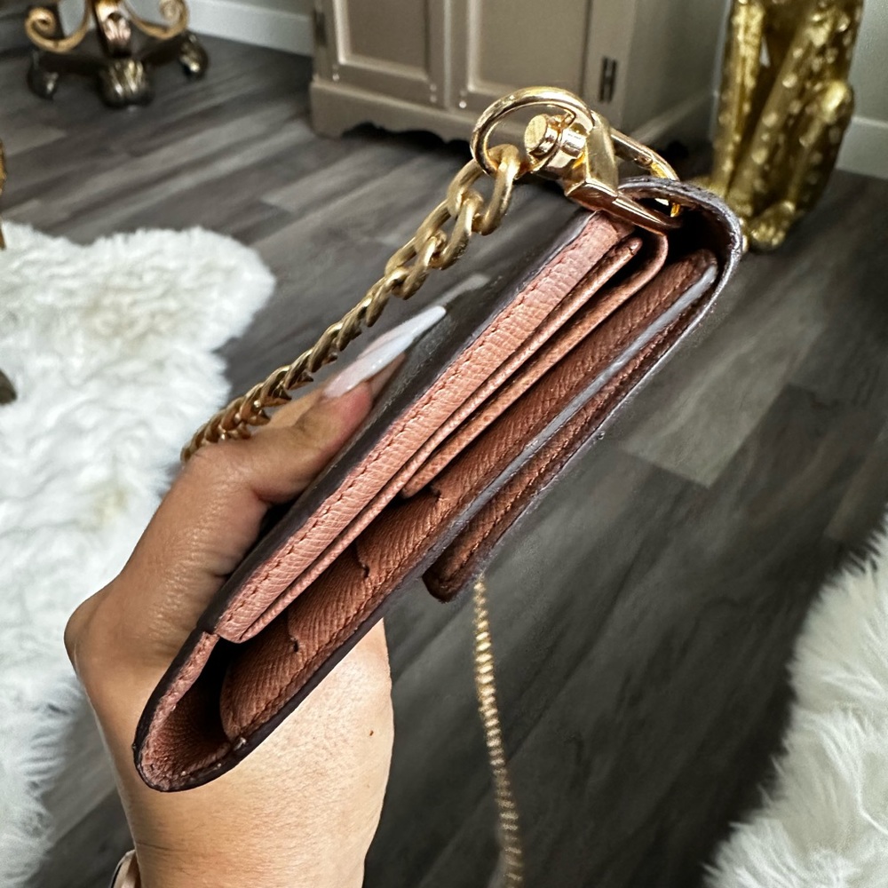 Louis Vuitton international crossbody. #MI1923 - Picture 3 of 8